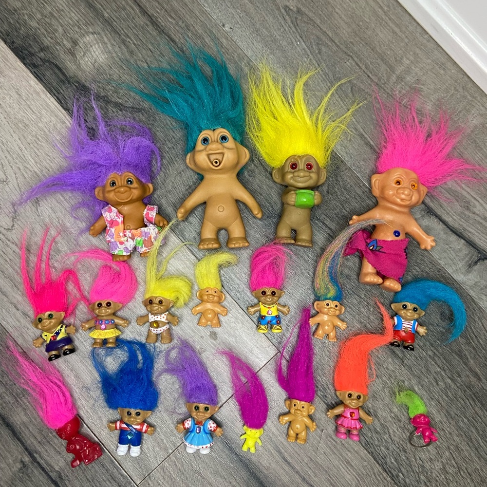 Huge retro 90’s Trolls Lot